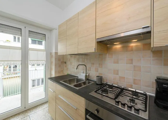 Re Di - Cozy Retreat - 2 Minutes From The Metro Apartment Rom