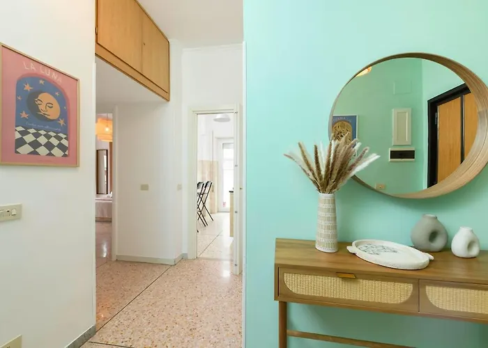 Re Di - Cozy Retreat - 2 Minutes From The Metro Apartment